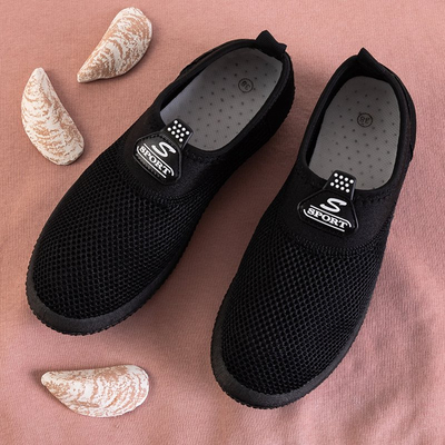 Női fekete csúszás a Dominga mesh cipőkön - cipő