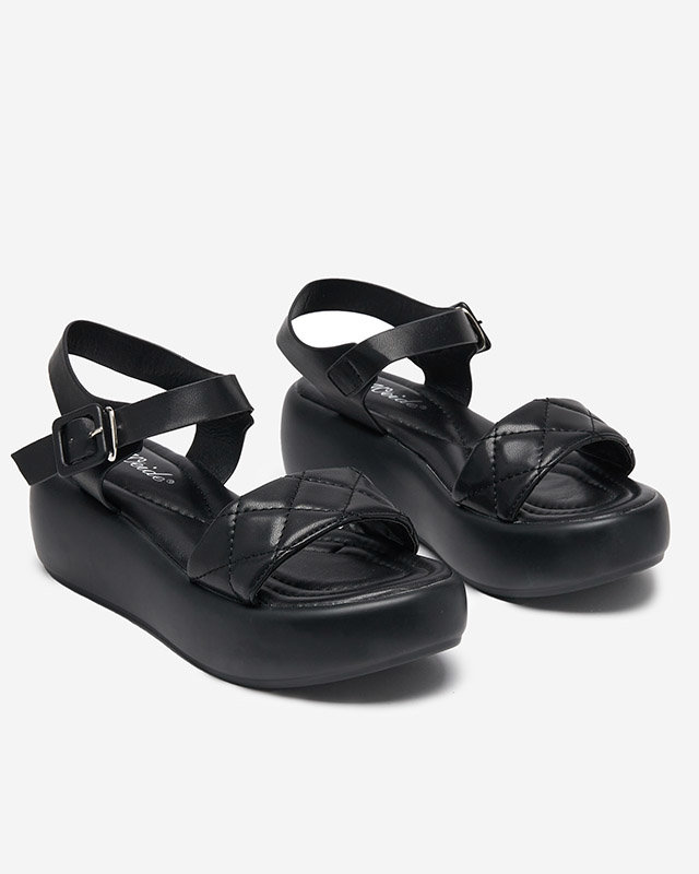 OUTLET Női eco bőr steppelt ékszandál fekete Baloui színben. Cipő