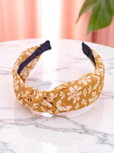 Royalfashion Hajpánt fonott virágmintával Florinda