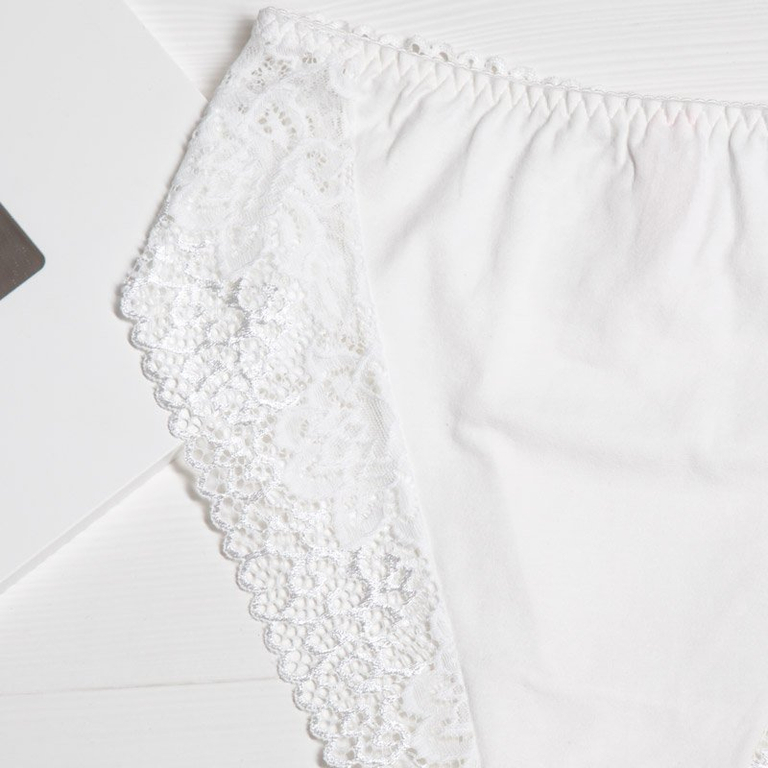 Fehér csipke női bugyi PLUS SIZE - Fehérnemű