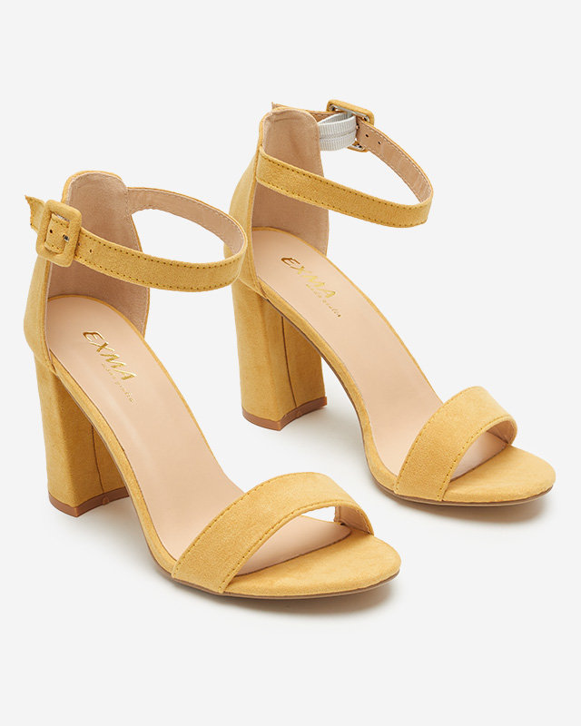 OUTLET Sárga női szandál a Mavine poszton - Lábbeli