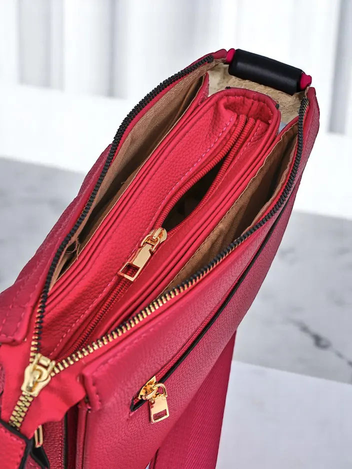 Royalfashion boríték stílusú női kézitáska steppelt elülső résszel