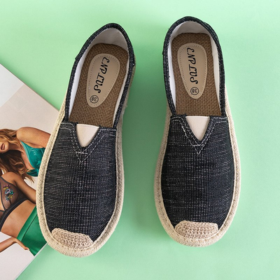 OUTLET Női fekete espadrillek fényes szálakkal Hagenti - Footwear