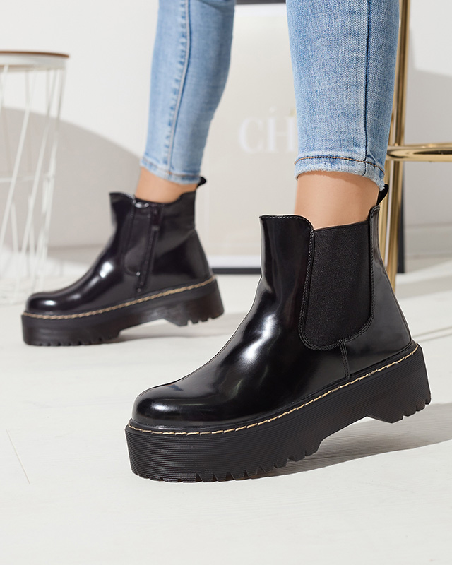 Fekete, vastagabb talpú női bakancs Mallitt- Footwear