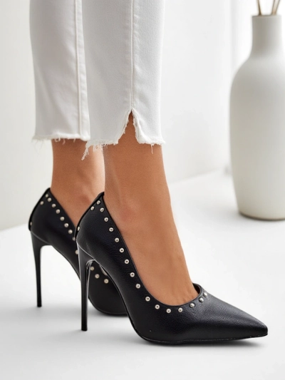 Royalfashion Női stiletto cipők szegecsekkel Koscalle