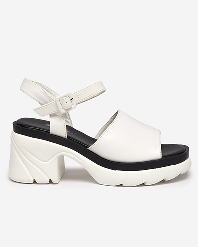 Cirota fehér női szandál oszlopon - Lábbeli