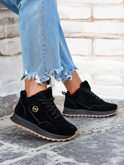 Royalfashion Black szigetelt női sportcipő Lahho