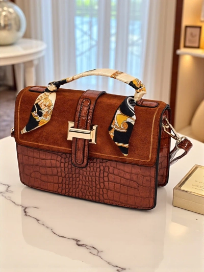 Aurelia Elegante Camel - Mini női velúr-lakk táska Venezia Classico