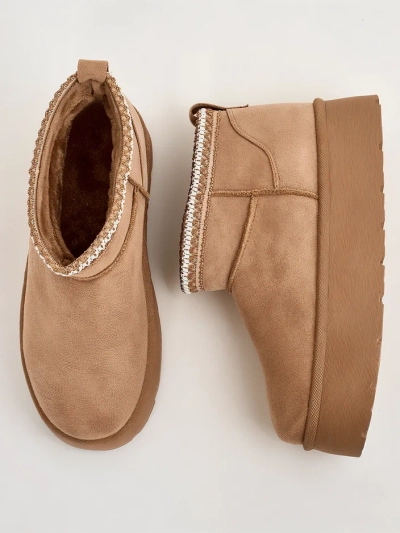 Royalfashion Női rövid csizma a'la hócsizma Xoalla