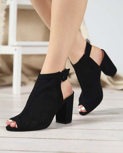 OUTLET Női fekete áttört szandál az Illosey postán - Lábbeli