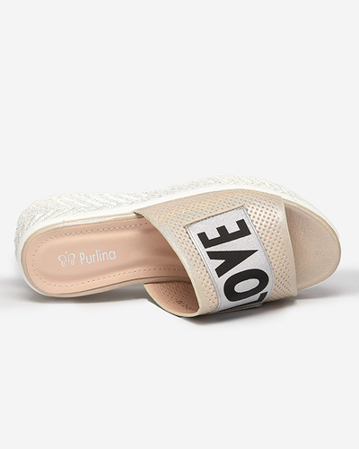 Női bézs színű fényes papucs Sosha- Footwear felirattal