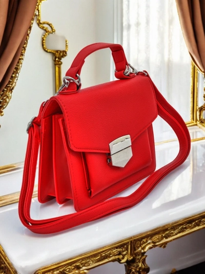 Royalfashion Női Borítéktáska Füllel Amalthea Avorio