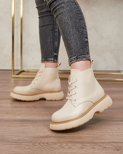 Royalfashion Fehér női fűzős csizma egyszínű talppal Terdi