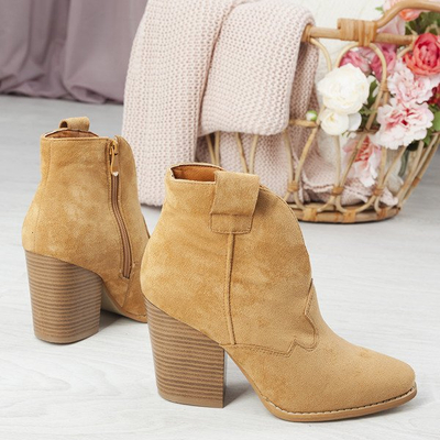 Kowbojki na wyższym słupku w kolorze camel Gaja - Obuwie