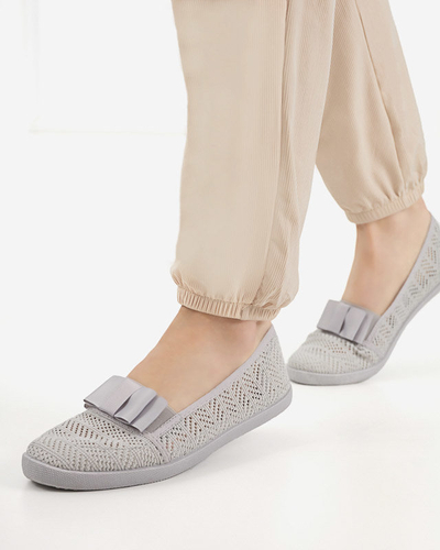 OUTLET Világosszürke áttört tornacipő Nadin masnival - Lábbeli