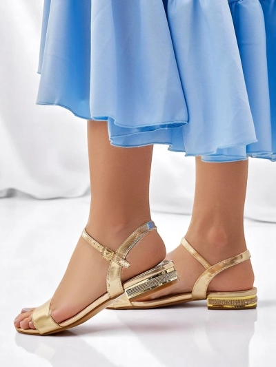 Royalfashion Női szandál lapos talppal Aronies