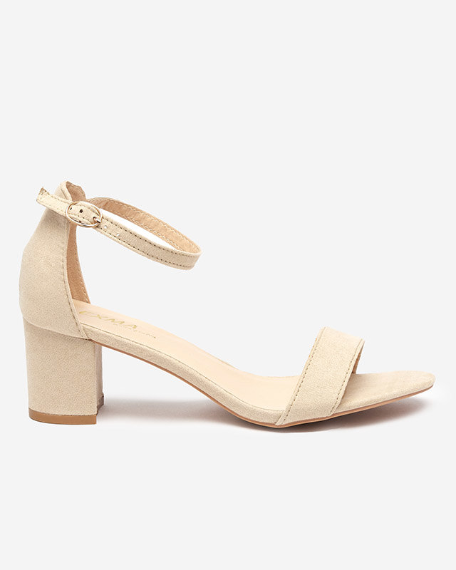 OUTLET Bézs színű női szandál a Nelino postán - Lábbeli