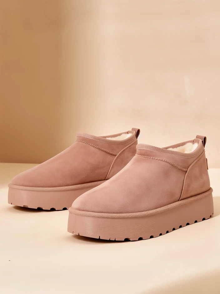 Royalfashion Női rövid csizma a'la hócsizma Ozozi