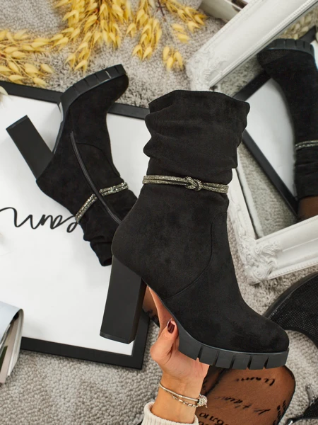 RuneFlicker női öko velúr bokacsizma vastag sarokkal