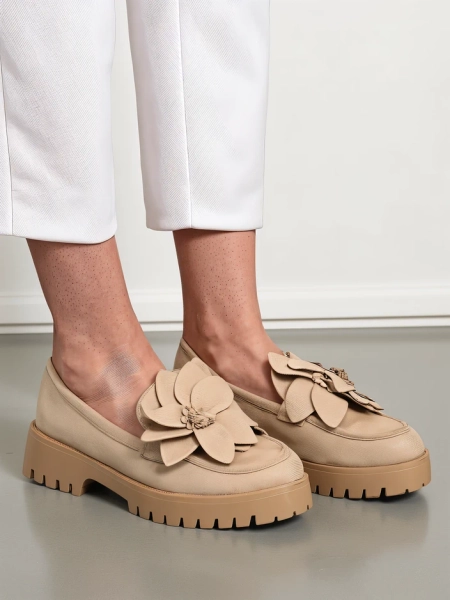 Royalfashion öko velúr női mokaszin Floverse virággal