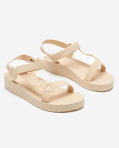 Bézs színű női lapos sarkú szandál Ostoy-Shoes