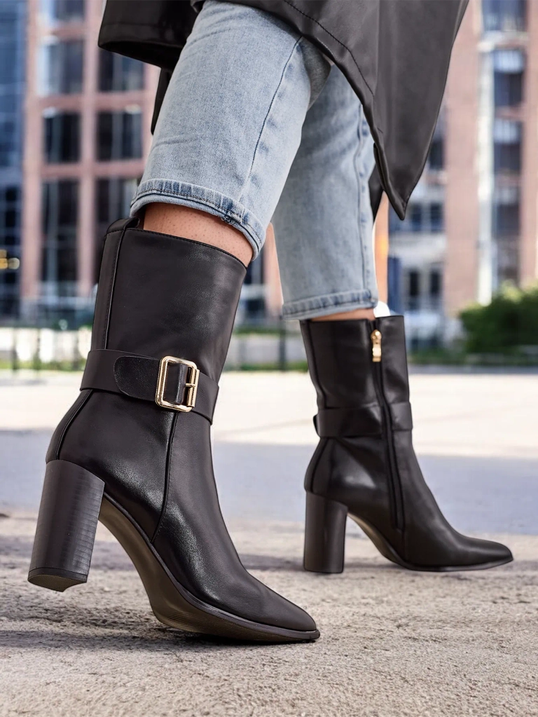 Royalfashion Női bokacsizma egy poszton Amior