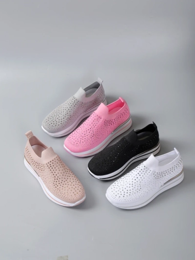 Royalfashion Női slip-on sportcipő strasszkövekkel Ceromie