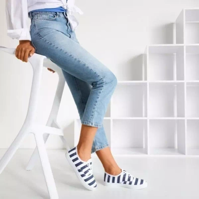 OUTLET Csíkos, sötétkék női tornacipő Seashell - Cipő