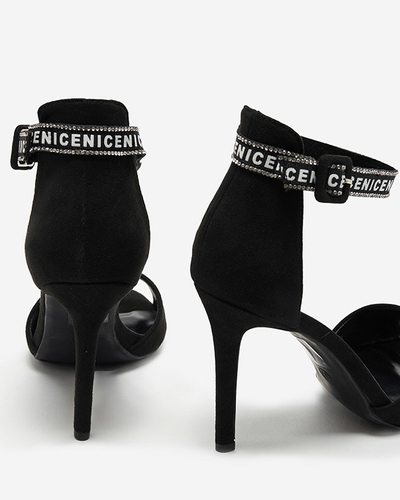 OUTLET Női magassarkú szandál fekete Opass-Shoes-ban