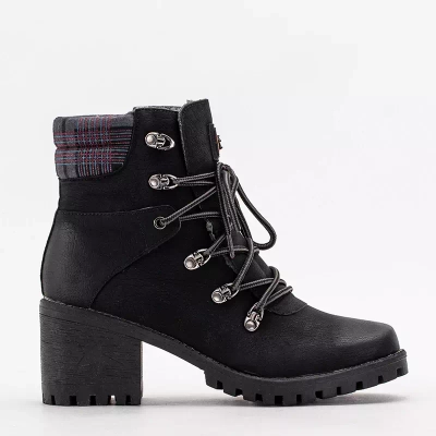 OUTLET Fekete női csizma a Royaltan postán - Footwear