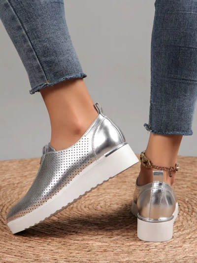 Royalfashion Női slip-on perforált cipők Goffies