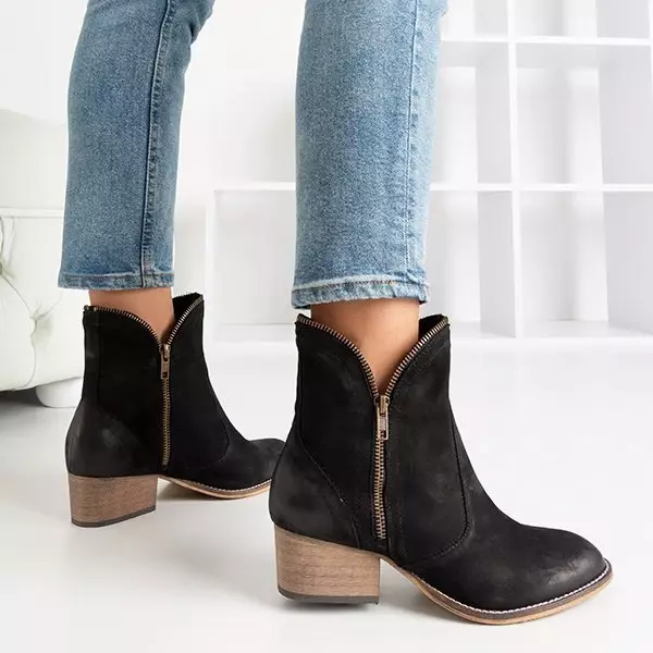 OUTLET Fekete női bokacsizma lapos sarokkal Aquesi - Lábbeli