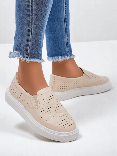 Royalfashion Női perforált slip-on cipők Emillia