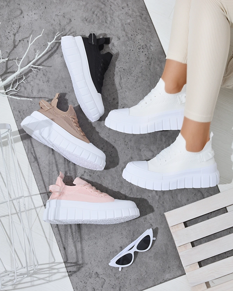 Női tornacipő fekete színben Juneasi - Lábbeli