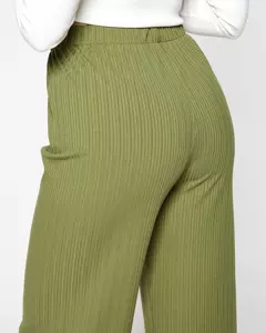sötétzöld