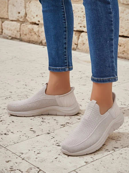 Aurelia Comfort Bézs Színű Slip On Női Szövet Cipő Lapos Sarokkal