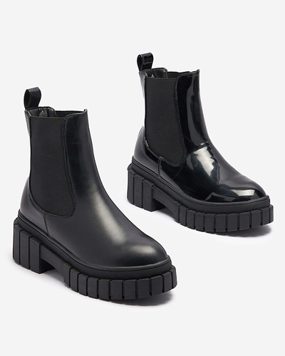 Fekete női lakkcipő vastagabb talppal Fazzati- Footwear