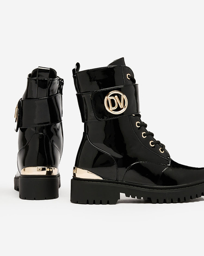 Royalfashion Női lakkozott bagger csizma fekete színben Simbeba