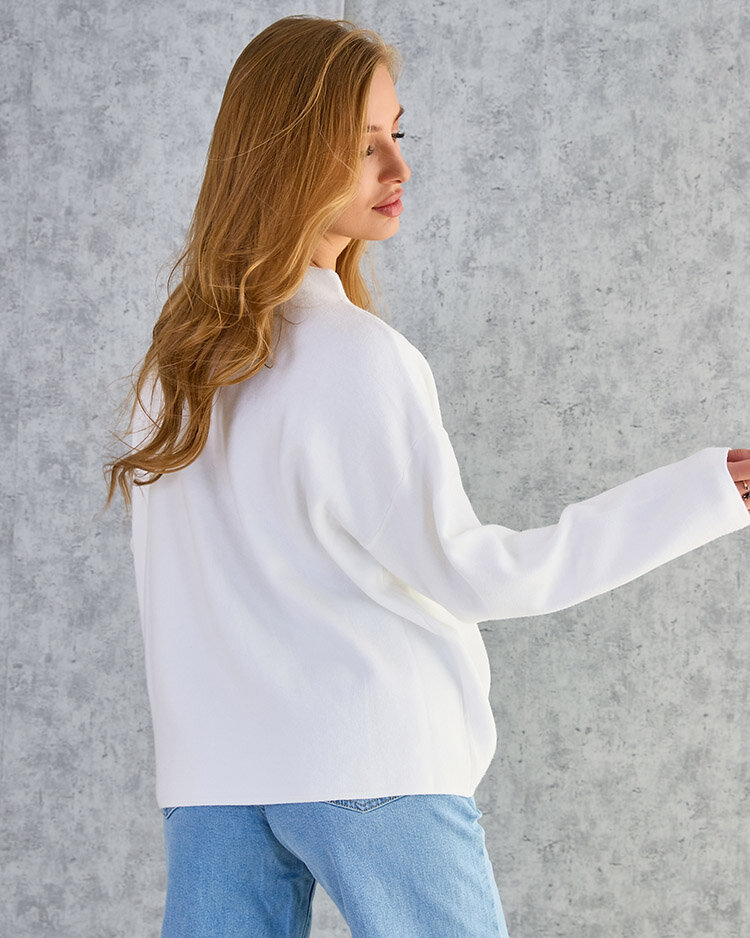 Royalfashion Vékony női pulóver válldíszítéssel