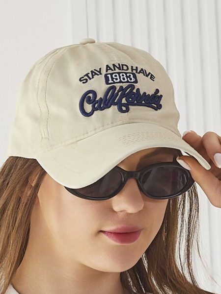 Royalfashion Unisex Sapka Napellenzővel California