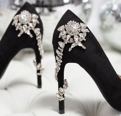 Czarne szpilki z ozdobą Gabriel - Obuwie