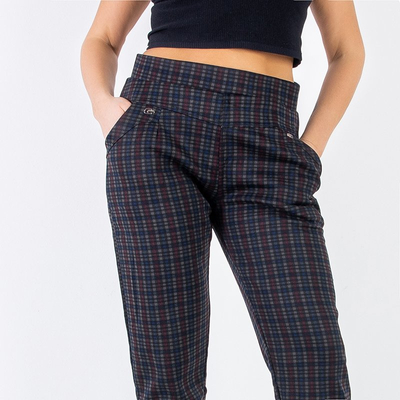 Női fekete szigetelt nadrág piros kockás mintával PLUSZ MÉRET - Ruházat