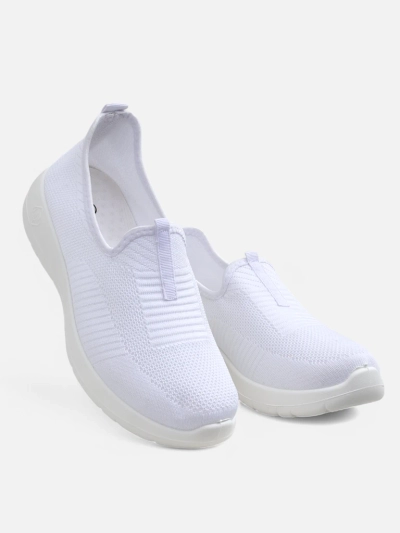 Női fehér Callista slip-on légáteresztő anyagból, lapos sarokkal