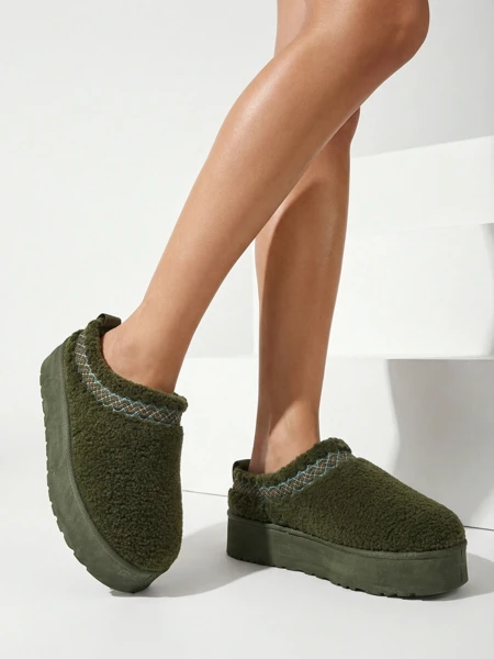 Royalfashion Rövid női havicipők Sesele