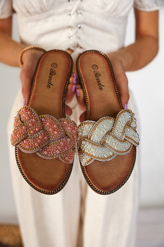 OUTLET Fekete női papucs gyöngyökkel és gyöngyökkel Cetera - Lábbeli