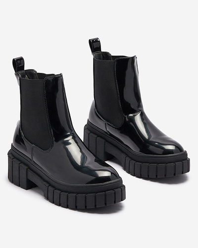 Fekete női lakkcipő vastagabb talppal Fazzati- Footwear