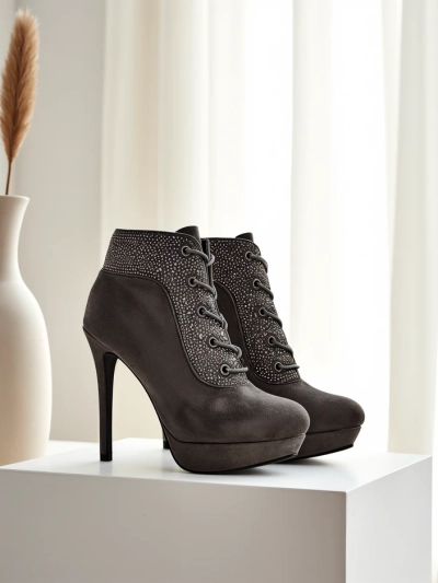 Royalfashion Női bokacsizma rhinestone díszítéssel Efelolo