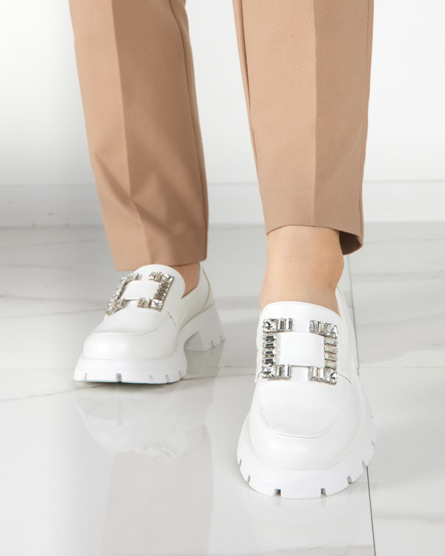 Fehér matt női cipő ezüst Vusito csattal - Lábbeli