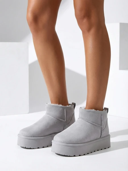 Royalfashion Rövid női havacsizma a'la Fofio