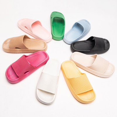 Kék színű gumipapucs Olinda dombornyomással - Lábbeli